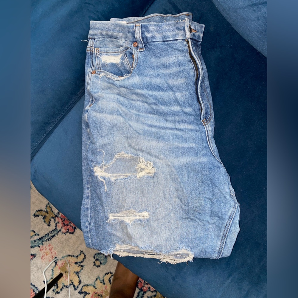 AE Curvy Mom Jean